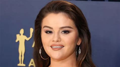 selena gomez leaked pics|Selena Gomez deletes racy snap after embarrassing wardrobe。